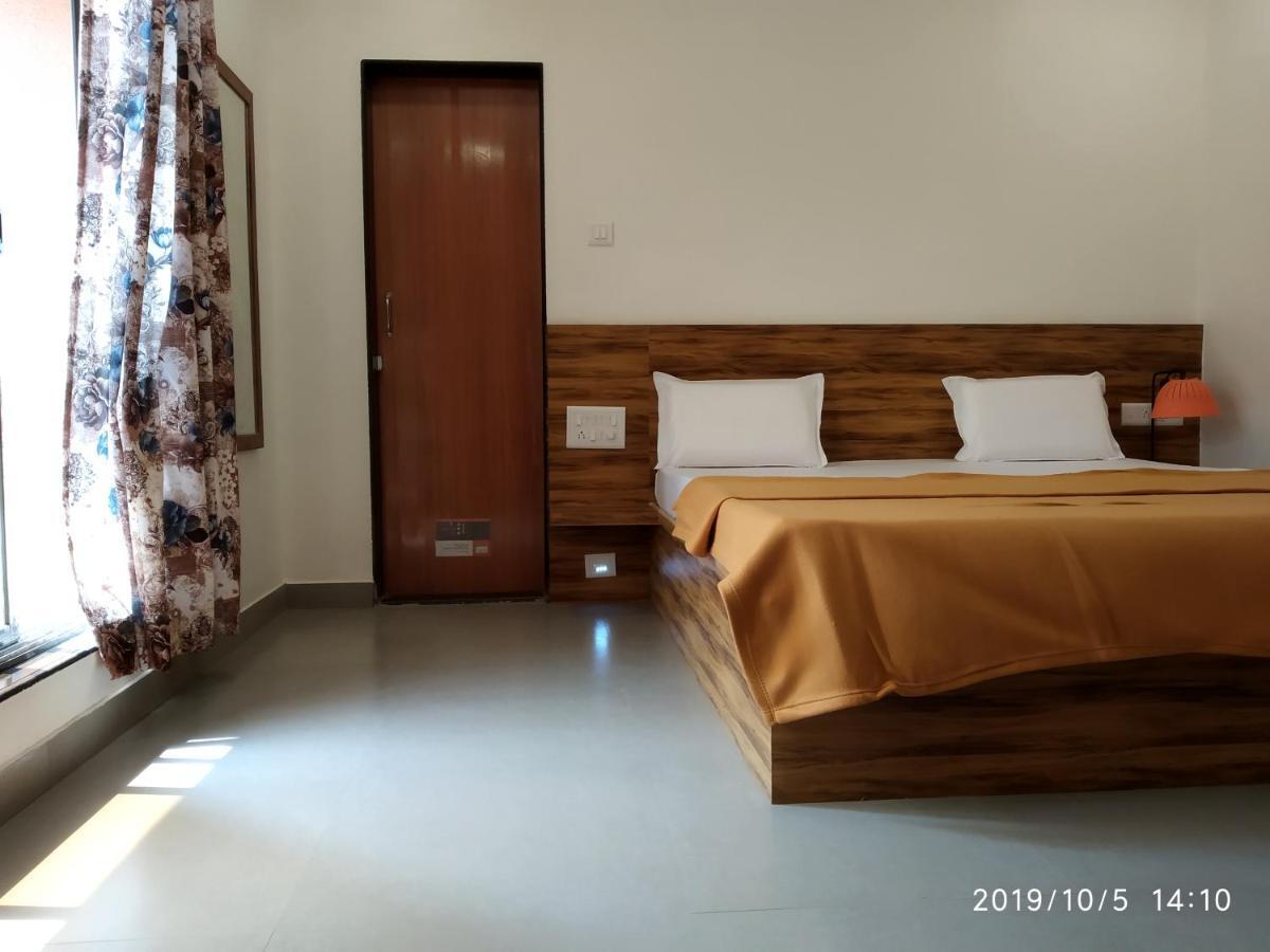 Lotus Hotel Nagaon Beach Alibaug Exterior photo