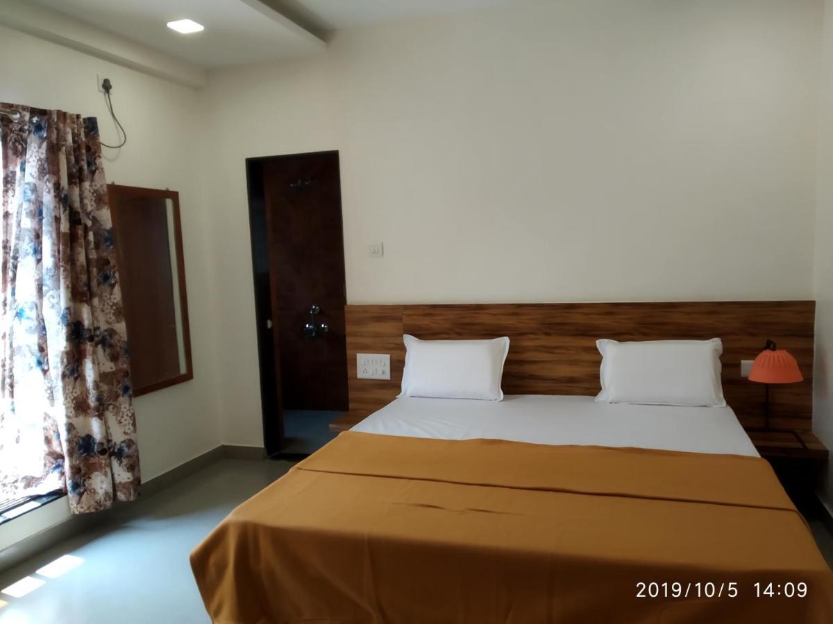 Lotus Hotel Nagaon Beach Alibaug Exterior photo